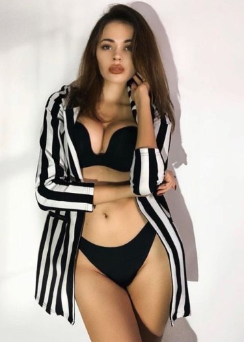 Яна, Г. Гатчина